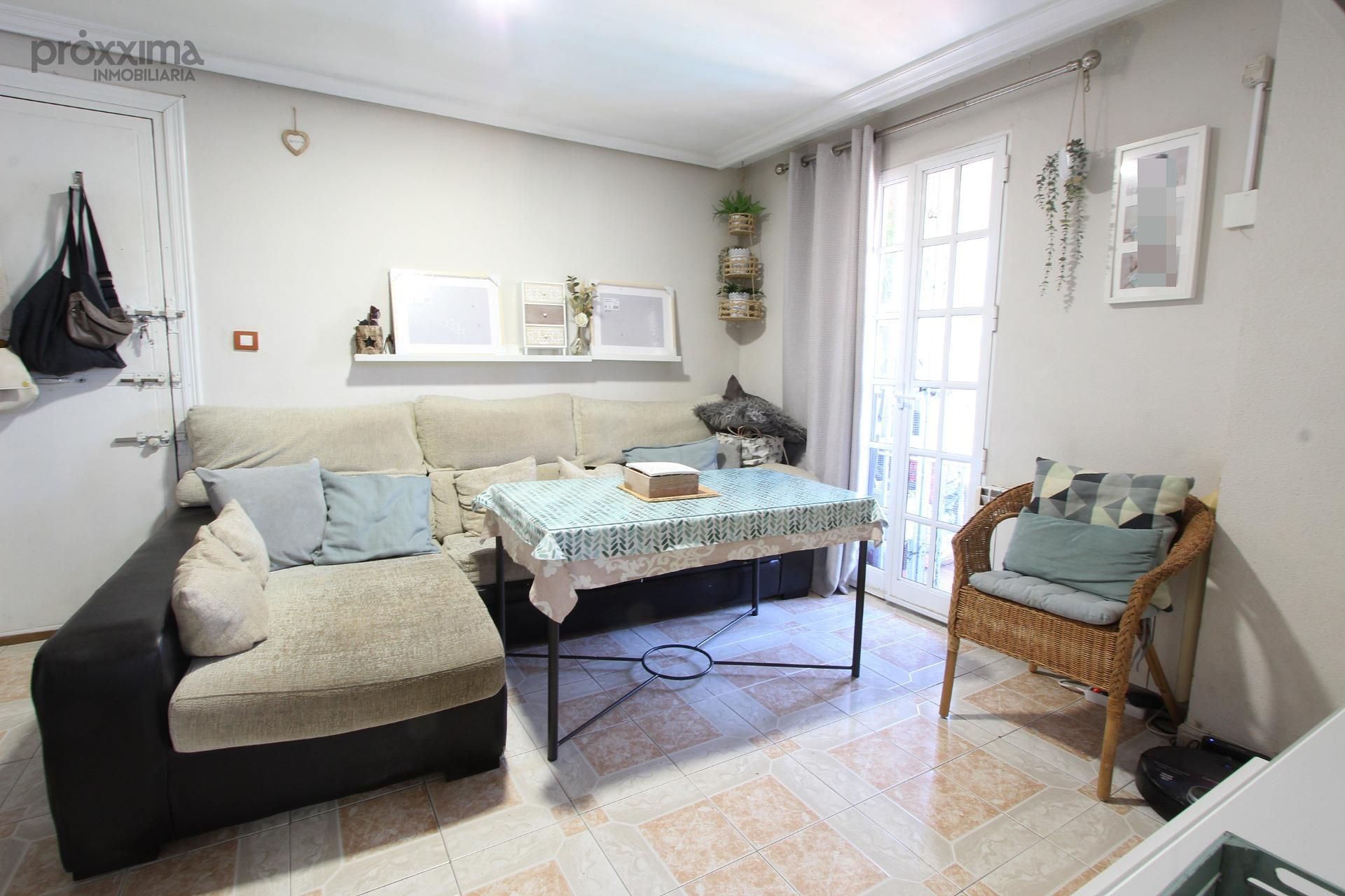 Living room of Flat for sale in  Sevilla Capital
