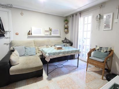 Living room of Flat for sale in  Sevilla Capital