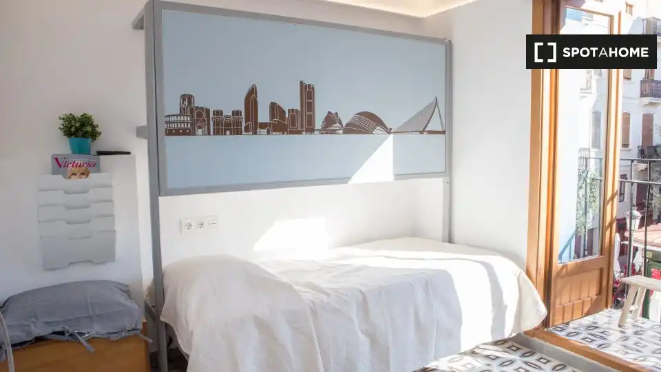 Flat with terrace to rent in Ciutat Vella, imagen 3