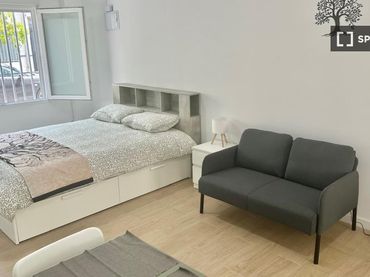 Pis amb balcó de lloguer a Poblats Marítims