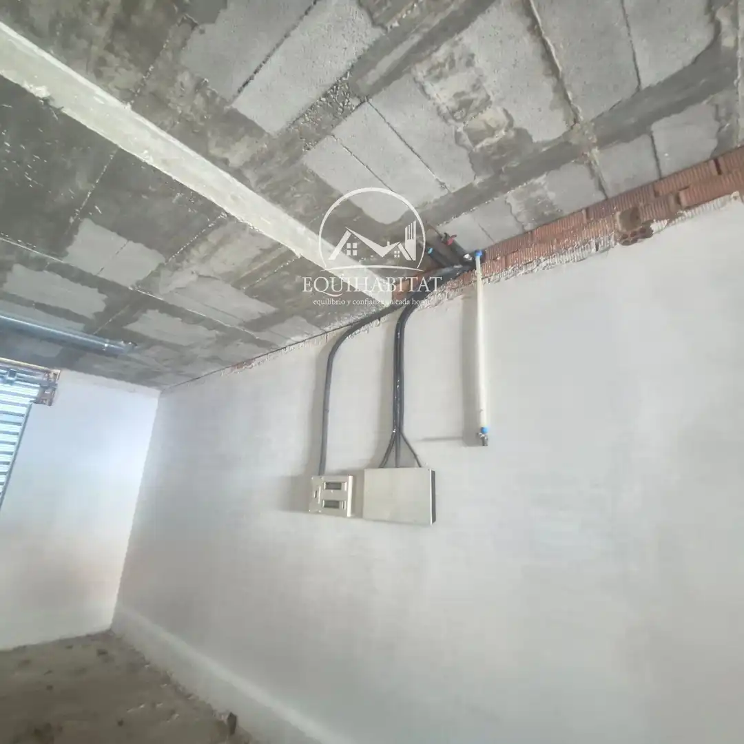 Local comercial en venta en AVD PRAT DE LA RIVA, imagen 5