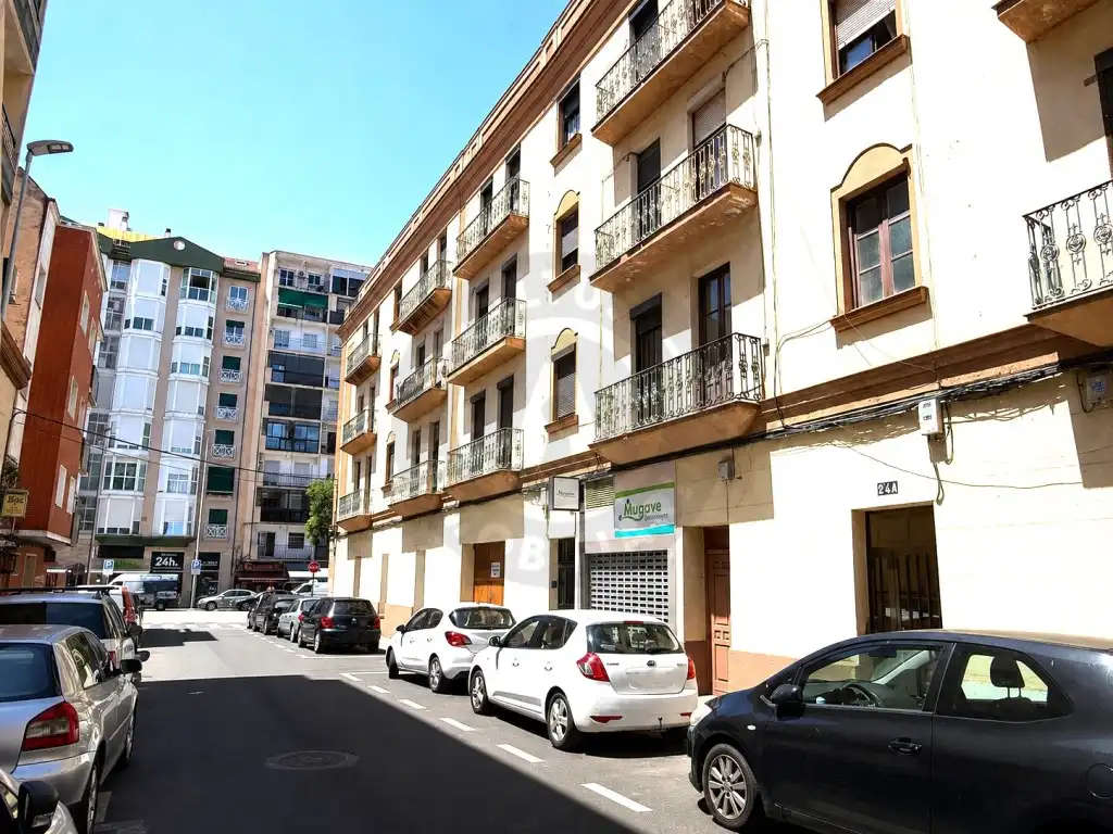 Vista exterior de Piso de alquiler en Cáceres con Amueblado, Lavadora y Microondas