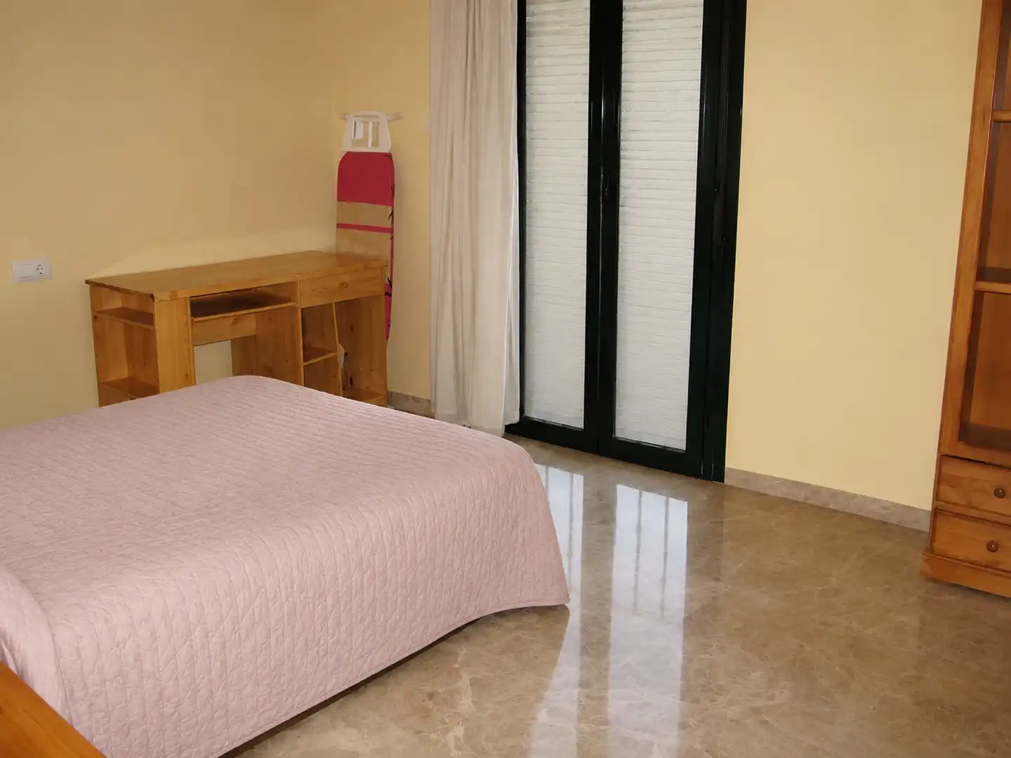 Habitación de Casa o chalet en venta en Guadalcázar con Aire acondicionado, Trastero y Amueblado