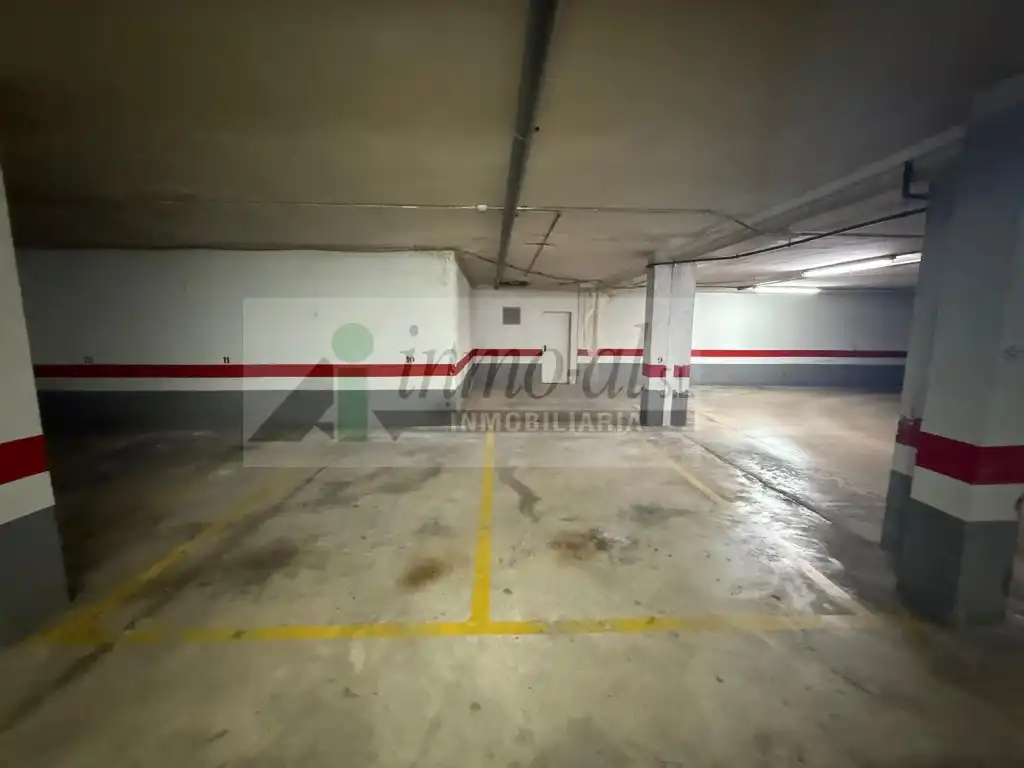 Parking de Ático en venta en Almazora / Almassora con Terraza y Balcón