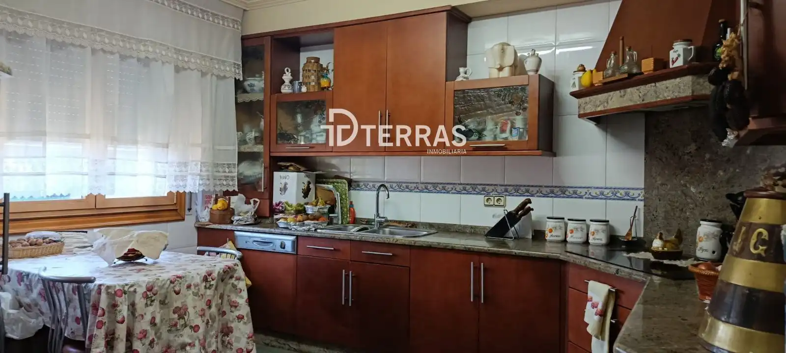 Cocina de Casa o chalet en venta en Vilaboa con Calefacción, Jardín privado y Terraza
