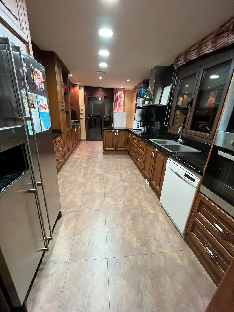Casa con piscina en venta en Carrer de Joan Coromines i Vigneaux, imagen 15