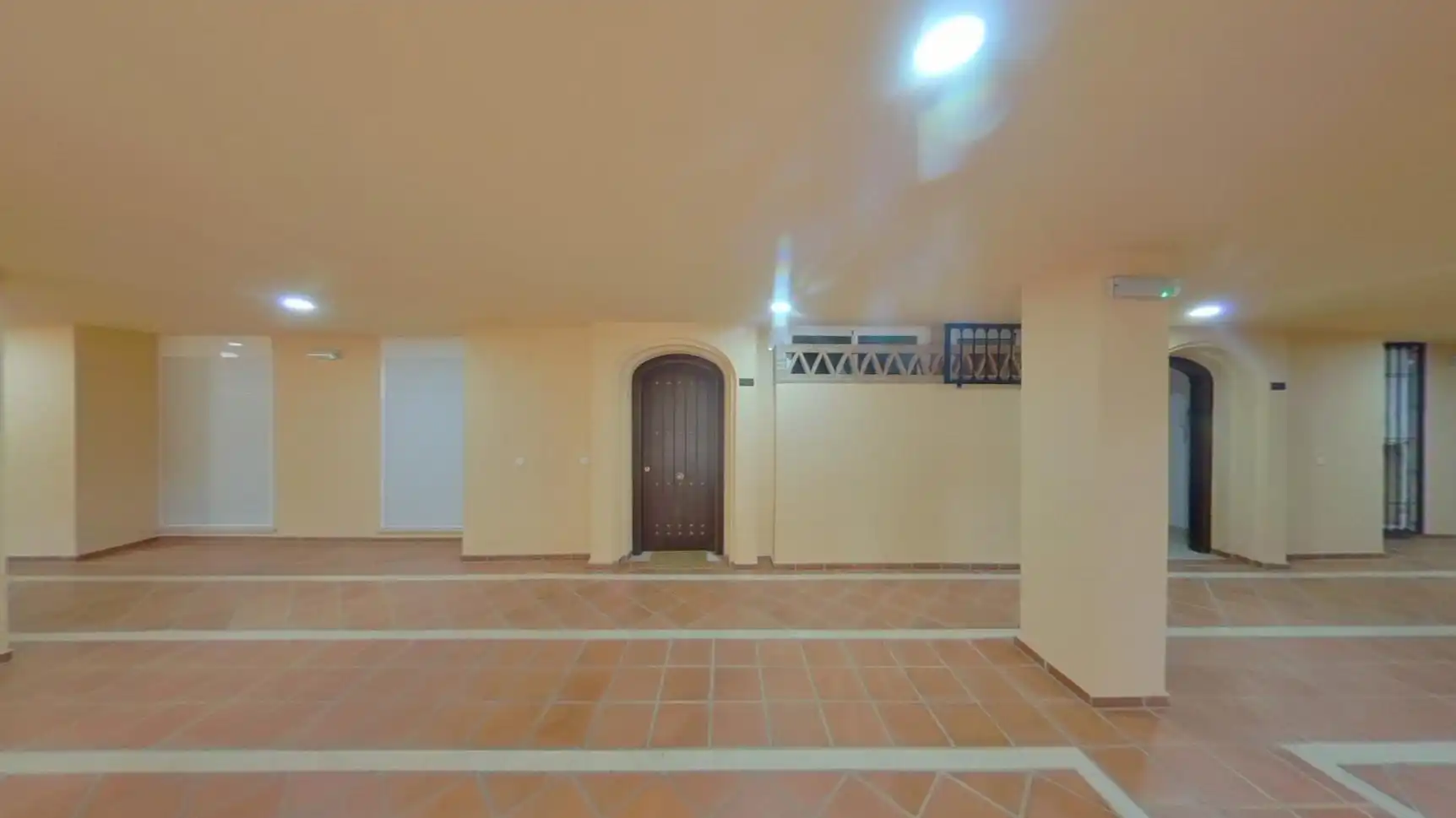 Flat for sale in Marbella  with Storage room and Swimming Pool
