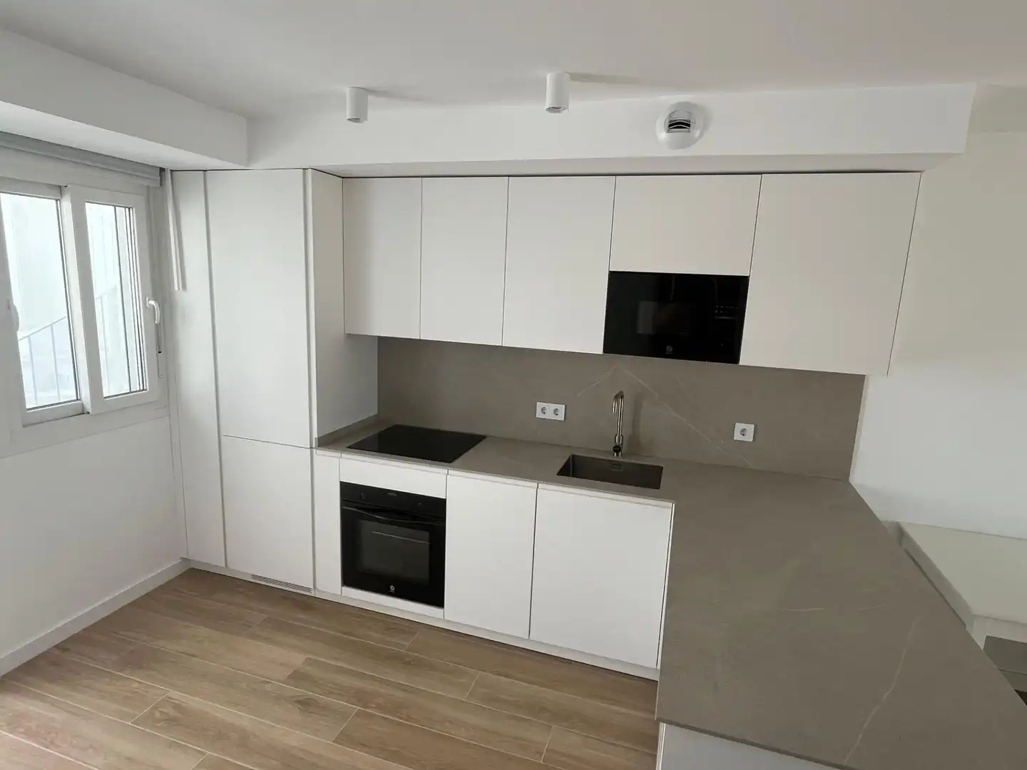 Cocina de Apartamento en venta en Zahara de los Atunes con Terraza, Trastero y Balcón