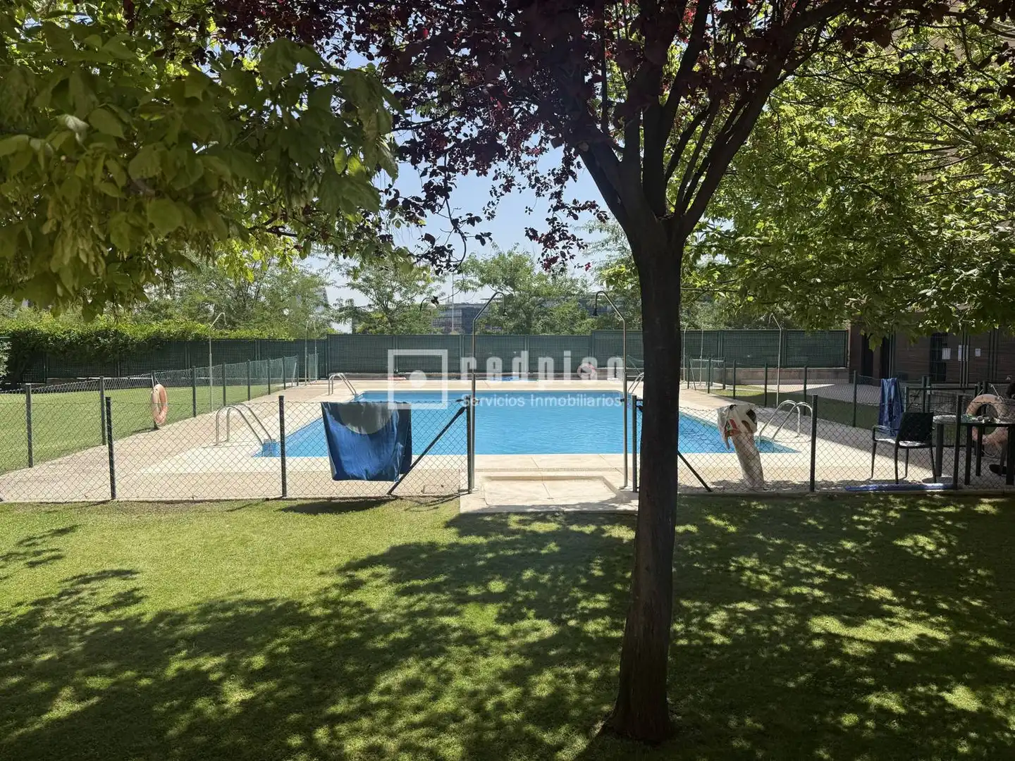 Piscina de Ático de alquiler en Madrid con Aire acondicionado, Calefacción y Jardín privado