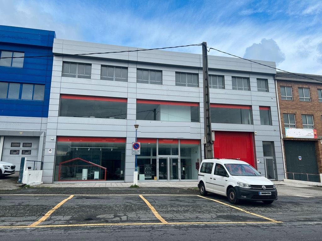 Vista exterior de Nau industrial de lloguer en A Coruña Capital  amb Calefacció i Alarma