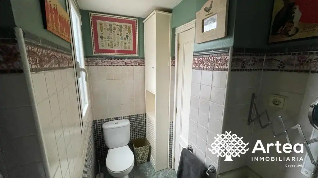 Baño de Piso de alquiler en Bilbao  con Calefacción, Horno y Lavadora