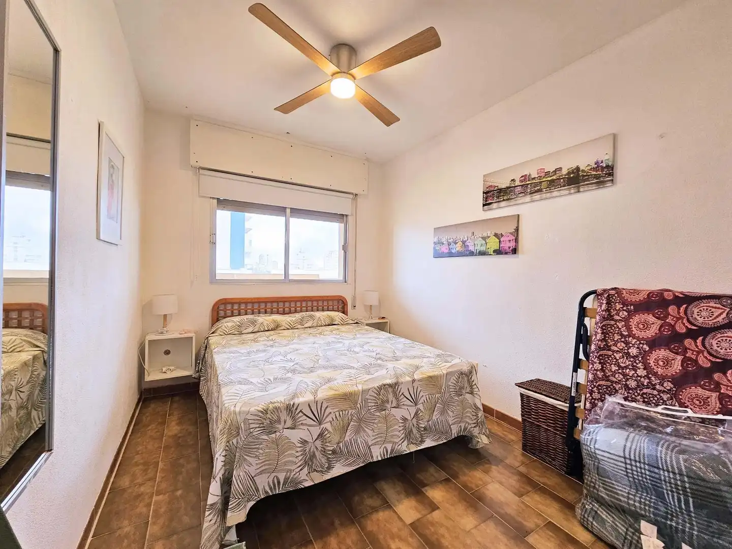 Dormitori de Apartament de lloguer en La Manga del Mar Menor amb Calefacció, Terrassa i Piscina comunitària