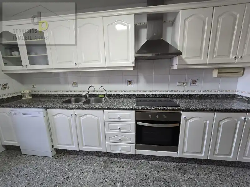 Küche von Wohnung zur Miete in Elche / Elx mit Ofen, Waschmaschine und Balkon