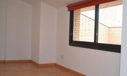 Foto 4 de Dúplex en venta en Avinguda D Andorra, Les Comes, Barcelona