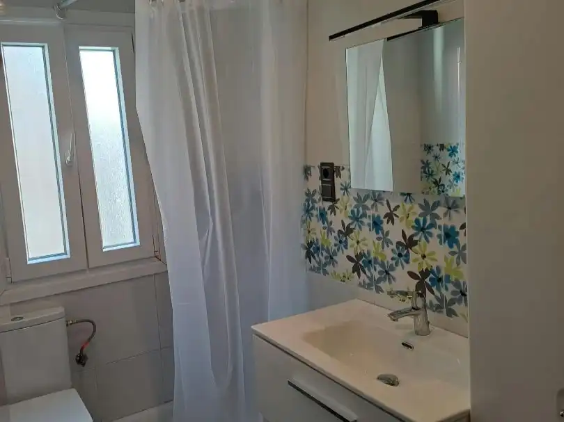 Badezimmer von Wohnung zur Miete in Santander