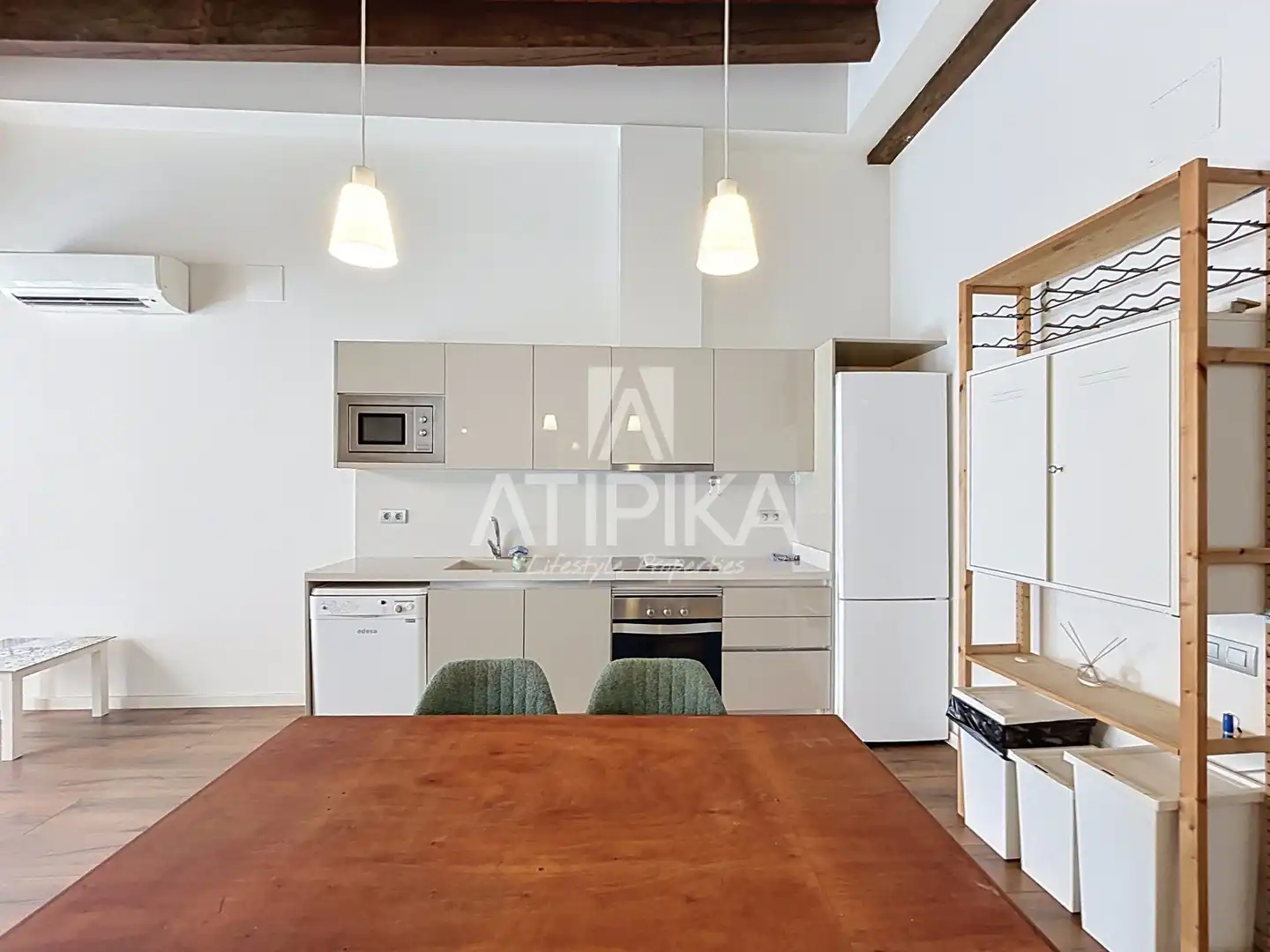 Kitchen of Attic for rent in Barcelona  with Air Conditioner, Parquet flooring and Terrace