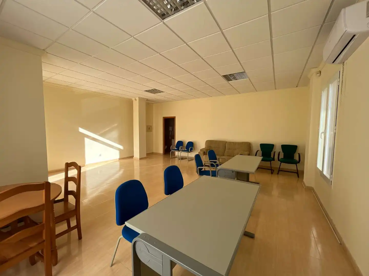 Office for rent in Cuevas del Almanzora  with Air Conditioner