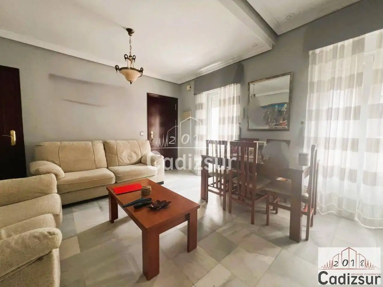 Sala de estar de Piso en venta en Cádiz con Balcón