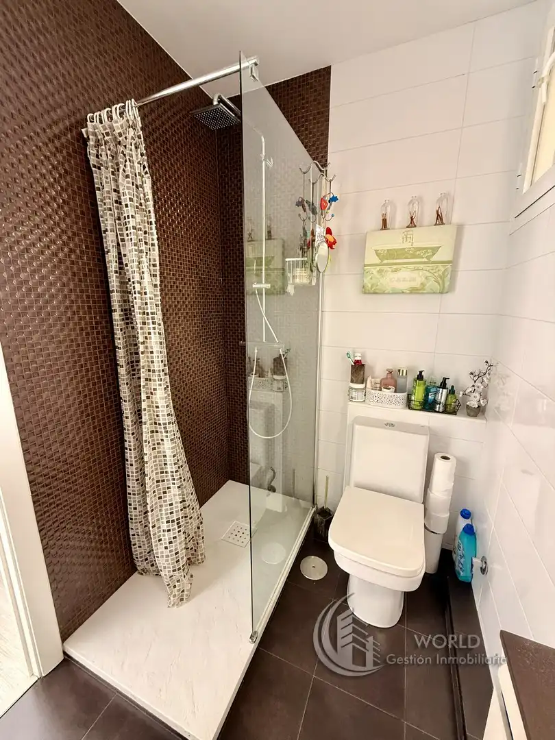 Badezimmer von Wohnung zum Verkauf in Madrid mit Klimaanlage, Heizung und Möbliert