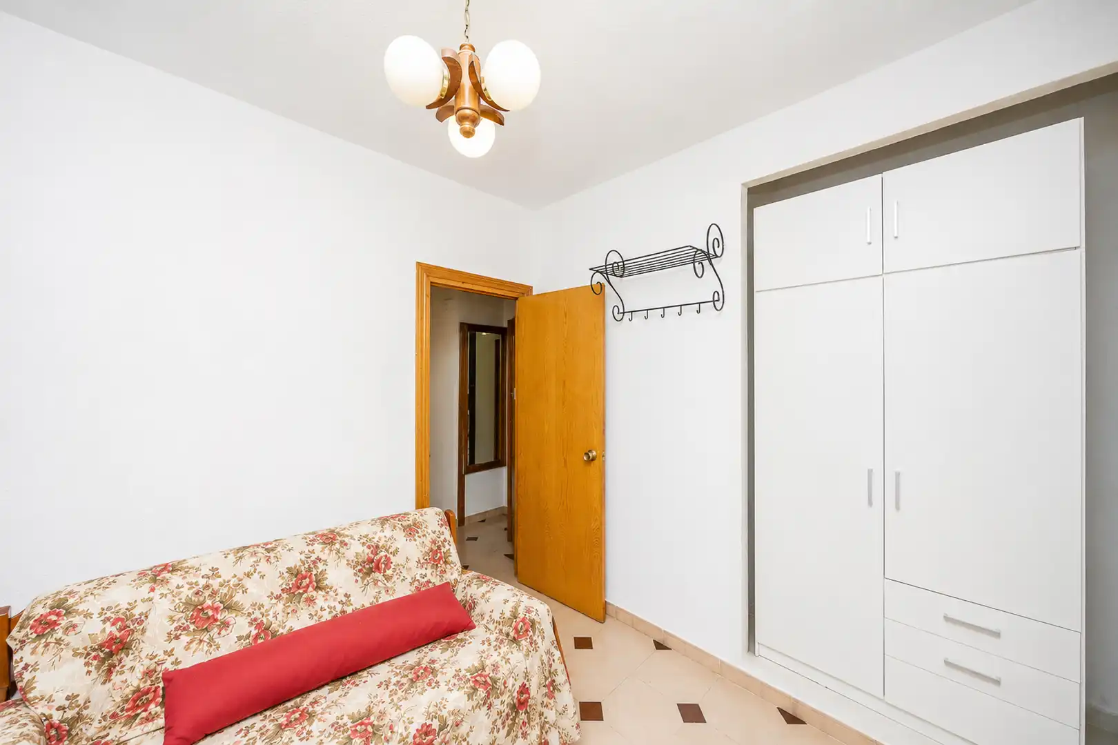 Dormitori de Casa o xalet en venda en El Escorial amb Jardí privat, Terrassa i Piscina