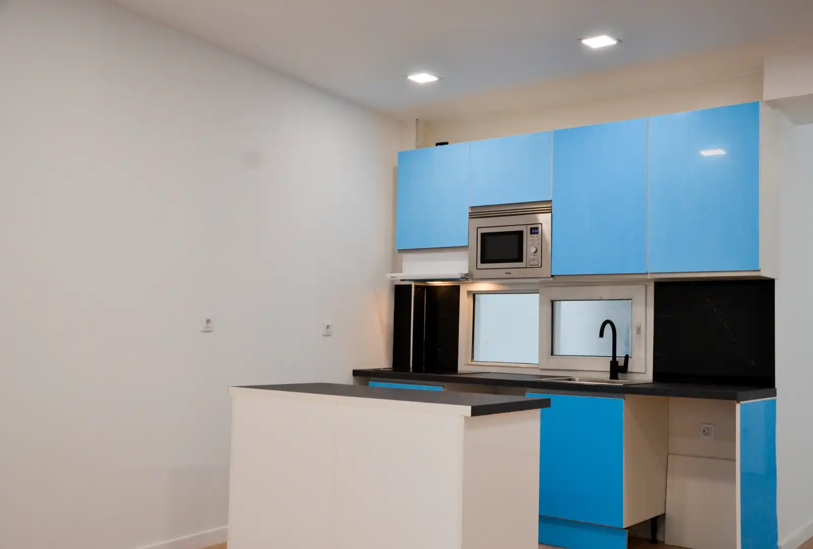 Kitchen of Flat for sale in Alcobendas  with Air Conditioner, Heating and Furnished