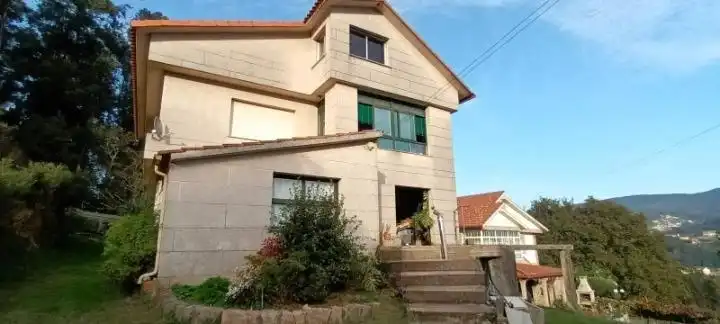 Außenansicht von Haus oder Chalet zum Verkauf in Redondela mit Privatgarten, Abstellraum und Balkon