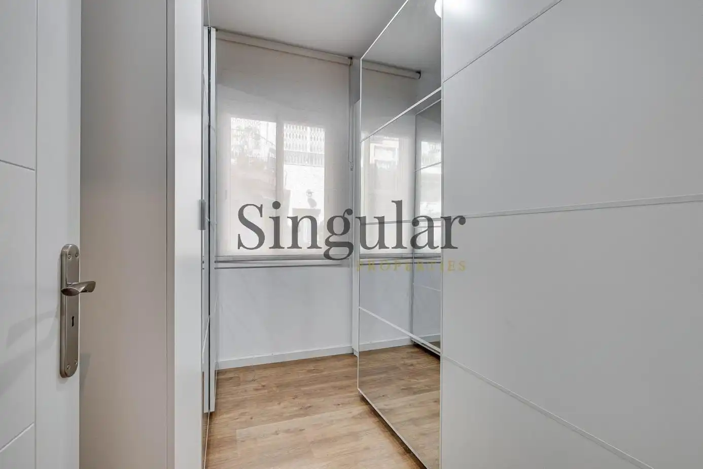 Habitación de Piso en venta en Barcelona con Aire acondicionado, Calefacción y Balcón