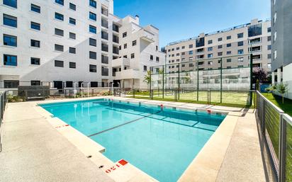 Swimming pool of Flat to rent in  Madrid Capital  with Air Conditioner, Storage room and Oven