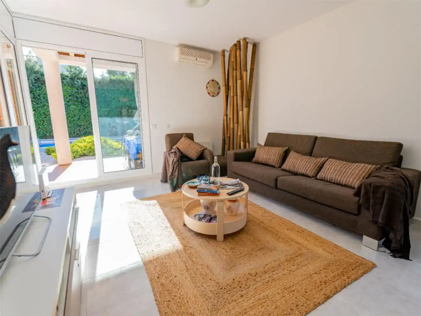 Living room of Houses for sale in Roda de Berà  with Swimming Pool and Balcony
