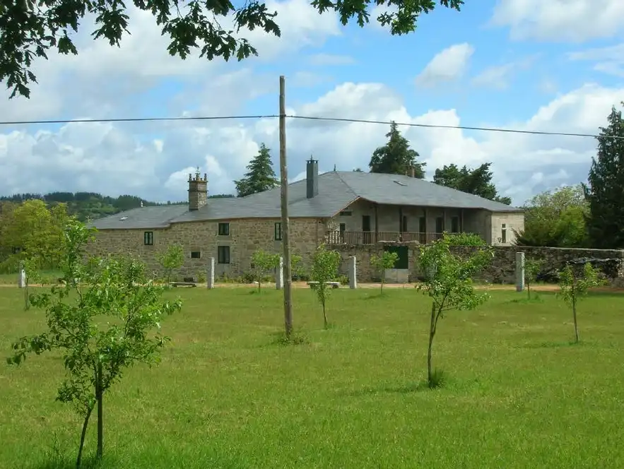 Vista exterior de Casa o xalet en venda en O Páramo  amb Jardí privat