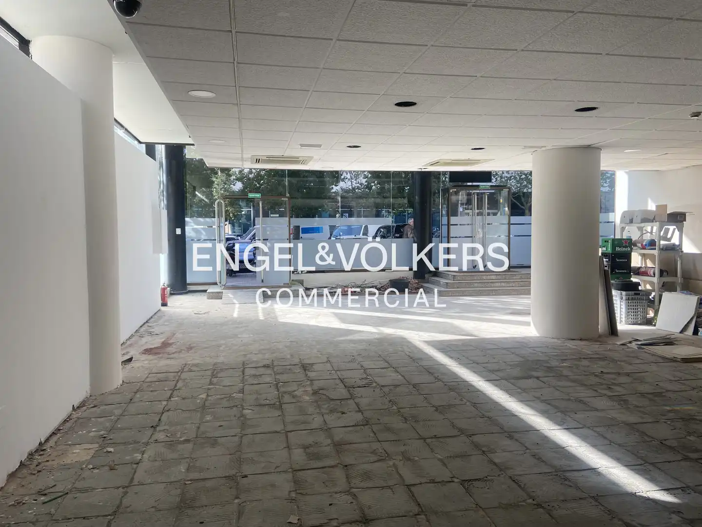 Business premises to rent in Centre
