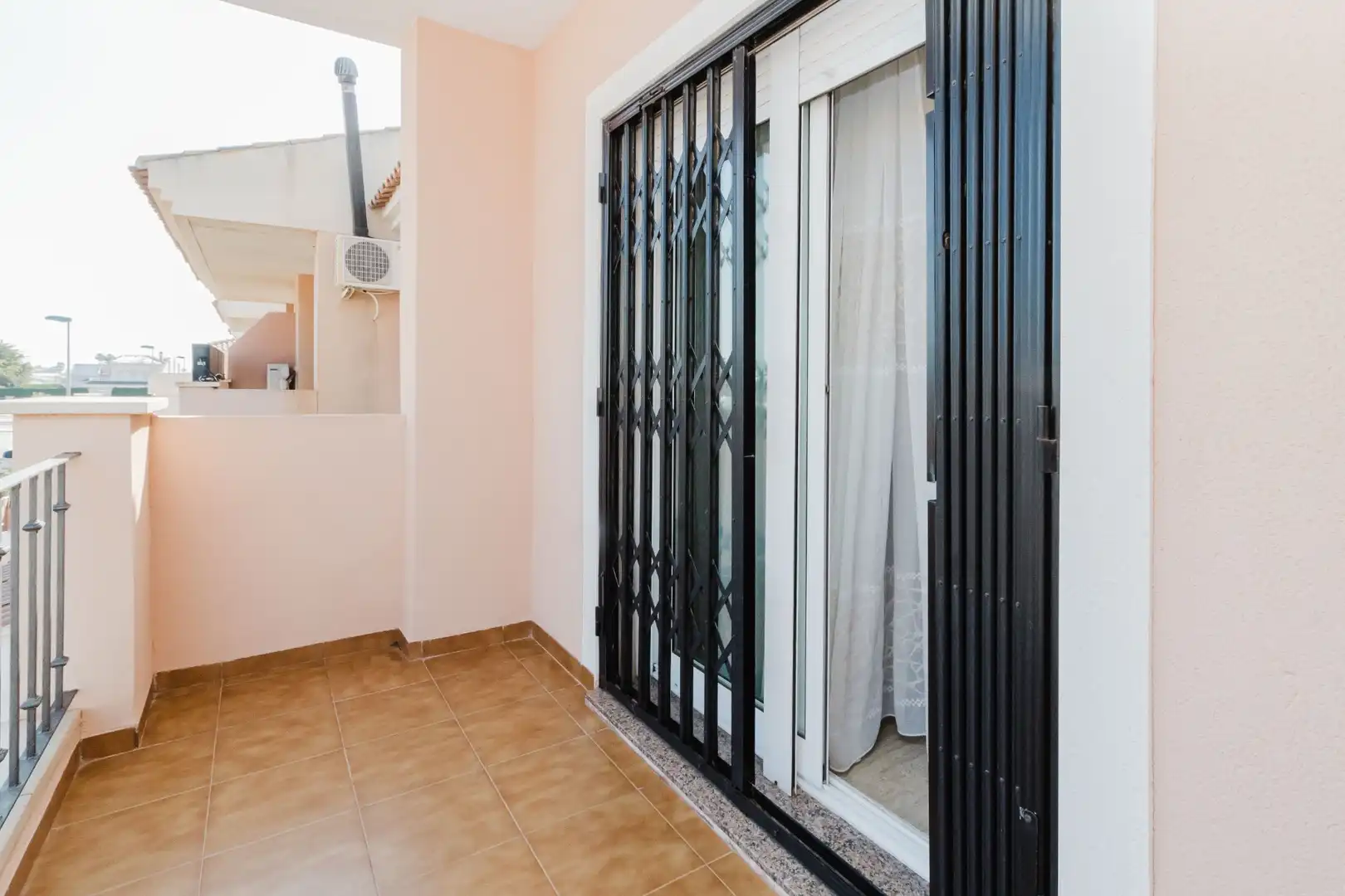 Terrasse von Einfamilien-Reihenhaus zum Verkauf in Los Alcázares mit Klimaanlage und Terrasse