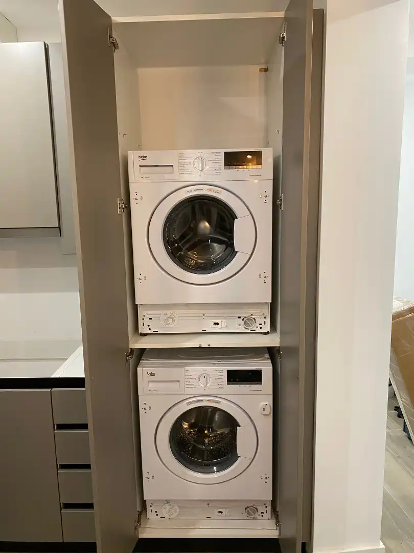 Exterior view of Flat for share in Madrid  with Air Conditioner, Furnished and Oven