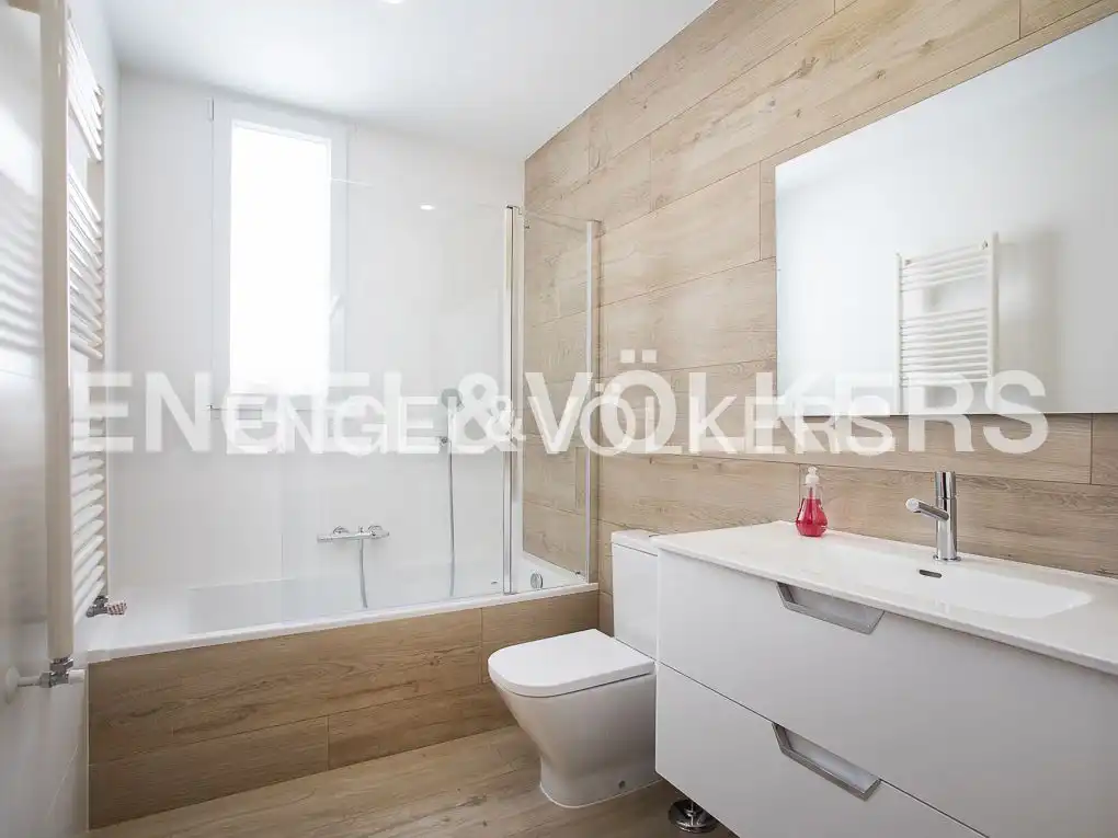 Badezimmer von Wohnung zur Miete in Valencia mit Klimaanlage, Heizung und Haustiere erlaubt