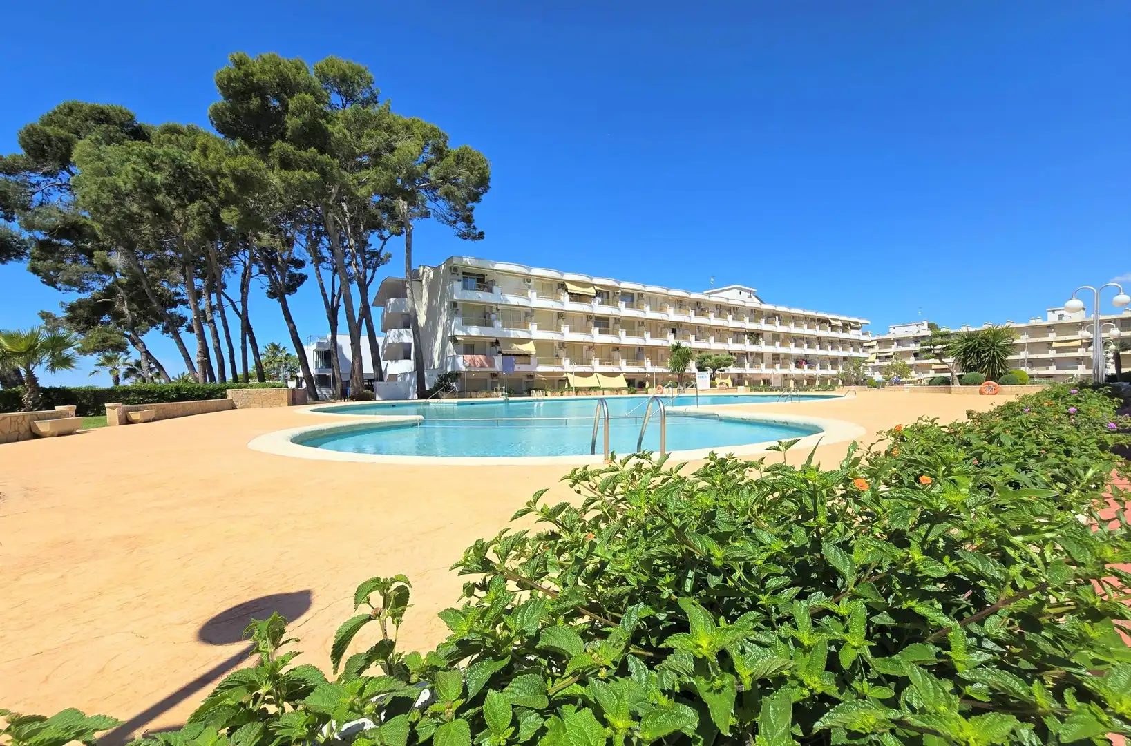 Apartments for rent in Avenida DIPUTACIO, Cap de Sant Pere