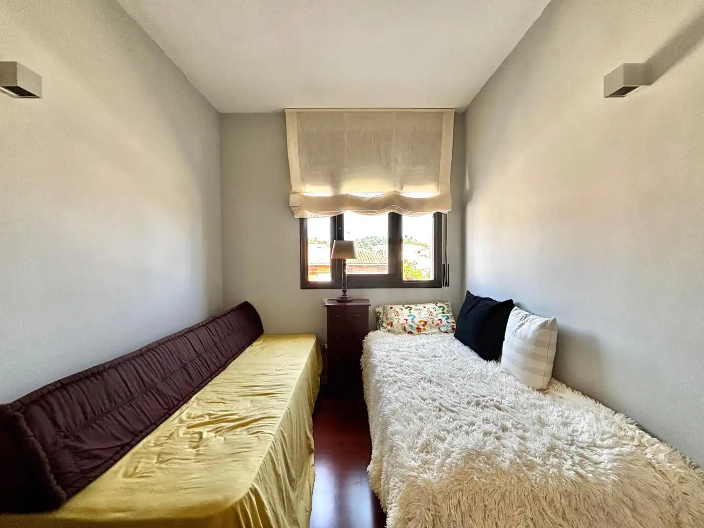 Schlafzimmer von Haus oder Chalet zum Verkauf in Pineda de Mar mit Klimaanlage, Privatgarten und Terrasse