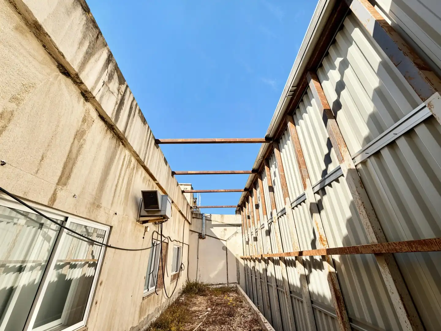 Exterior view of Commercial properties for rent in L'Hospitalet de Llobregat