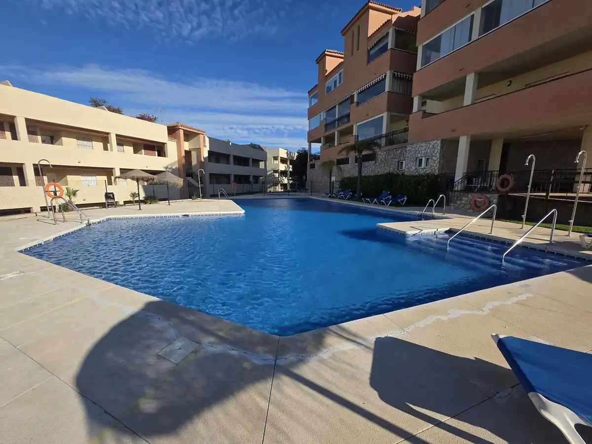 Schwimmbecken von Wohnungen zum Verkauf in Mijas mit Klimaanlage, Heizung und Terrasse