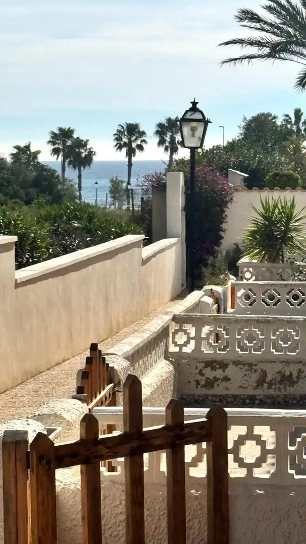 Jardí de Casa adosada en venda en Orihuela amb Jardí privat, Terrassa i Traster