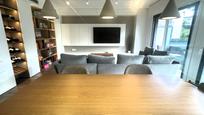 Sala d'estar de Pis en venda en Sant Boi de Llobregat amb Aire condicionat, Calefacció i Parquet