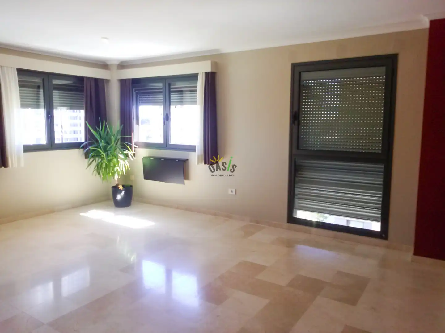 Living room of Flat for sale in  Santa Cruz de Tenerife Capital  with Storage room