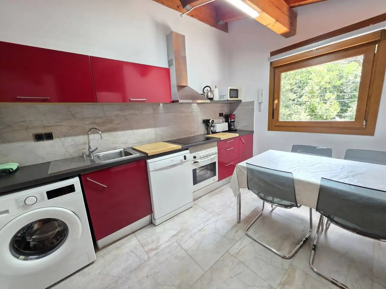Cocina de Casa o chalet en venta en Montcada i Reixac con Aire acondicionado, Calefacción y Jardín privado