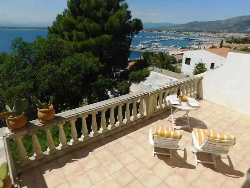 Terrasse von Haus oder Chalet zum Verkauf in Roses mit Klimaanlage, Privatgarten und Terrasse
