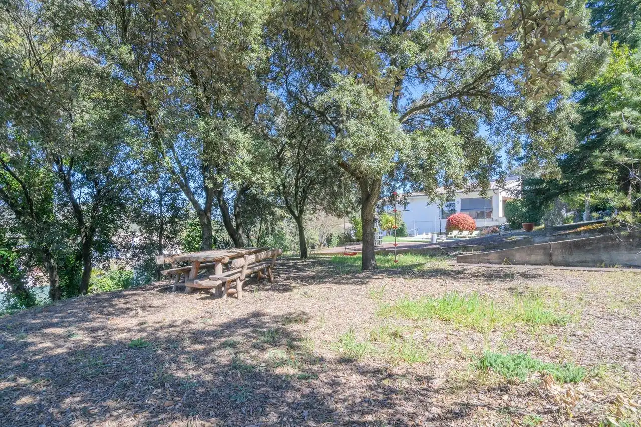 Vista exterior de Casa o xalet en venda en Castellnou de Bages amb Jardí privat, Terrassa i Piscina