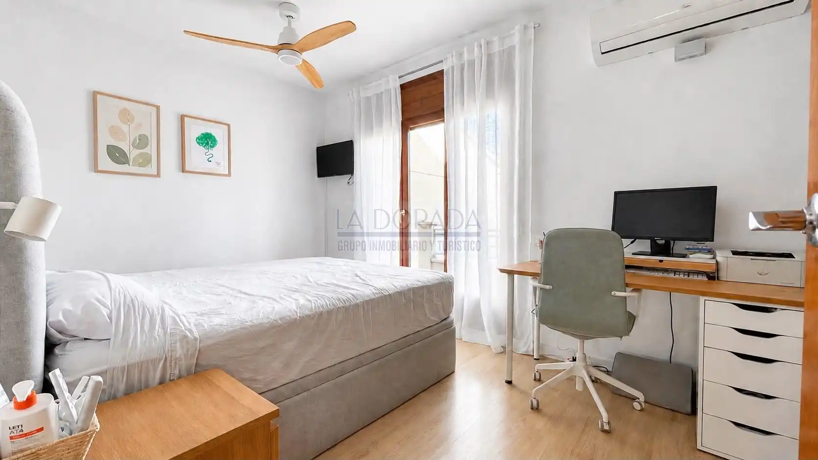 Schlafzimmer von Einfamilien-Reihenhaus zum Verkauf in Mont-roig del Camp mit Klimaanlage, Terrasse und Abstellraum