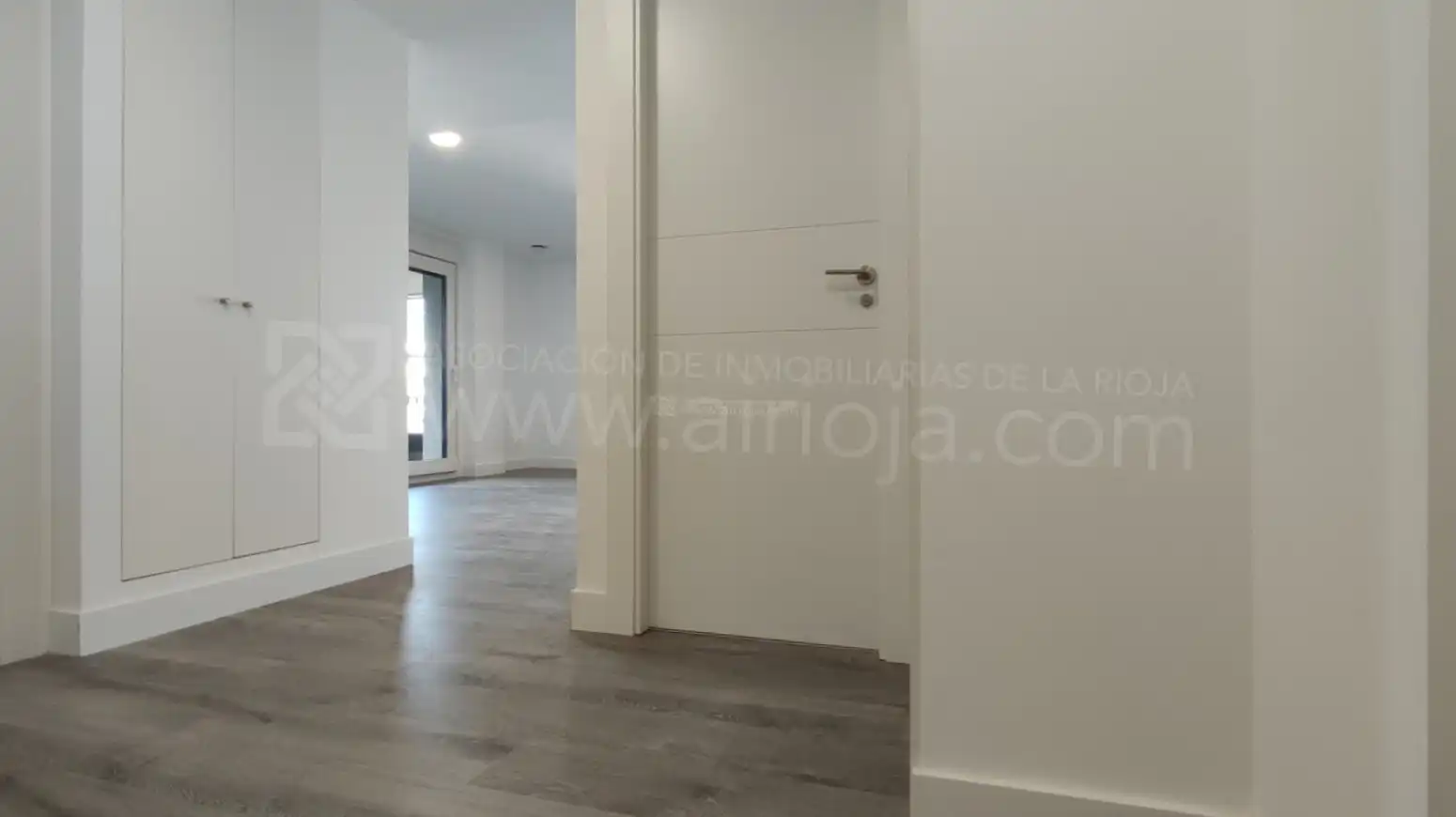 Flat for sale in  Logroño  with Air Conditioner, Heating and Private garden