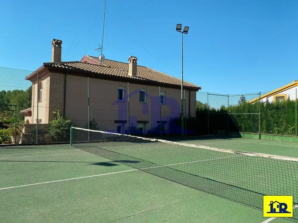 Exterior view of Houses for sale in Arcas del Villar  with Terrace, Storage room and Swimming Pool