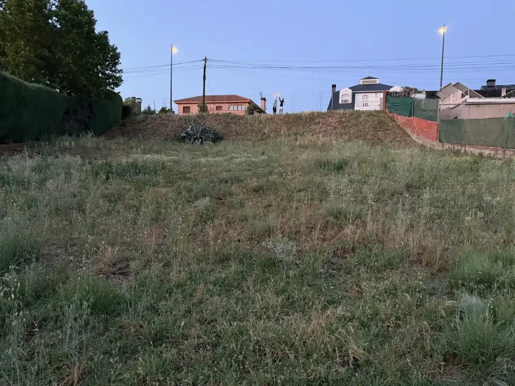 Wohnbaugrundstück zum Verkauf in Calle Arizonicas De Las 5-A, imagen 2