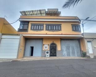 Vista exterior de Casa o xalet en venda en Las Palmas de Gran Canaria amb Jardí privat i Traster