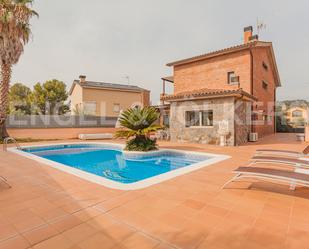 Swimming pool of House or chalet for sale in Viladecavalls  with Air Conditioner, Heating and Swimming Pool